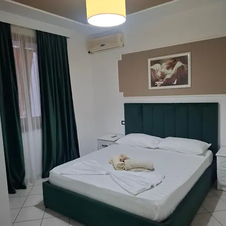 Bamisa Lägenhetshotell Golem (Tirana)