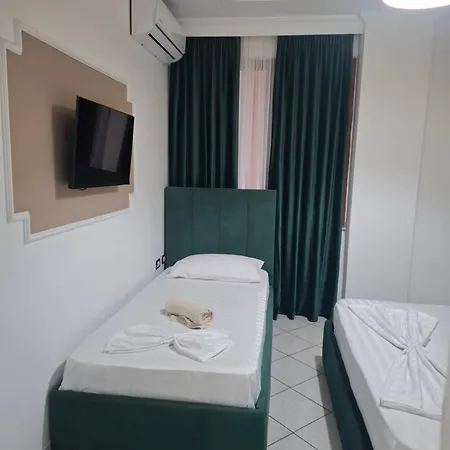 Bamisa Lägenhetshotell Golem (Tirana)