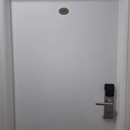 Lägenhetshotell Bamisa Golem (Tirana)